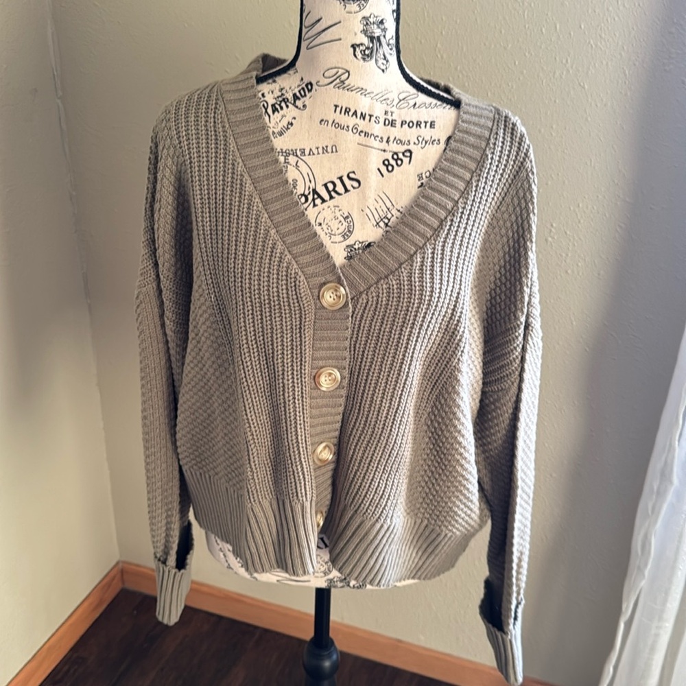 Women’s Button Up Cardigan